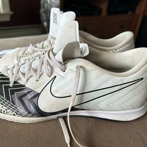 Women’s futsal Nike shoes size 9
